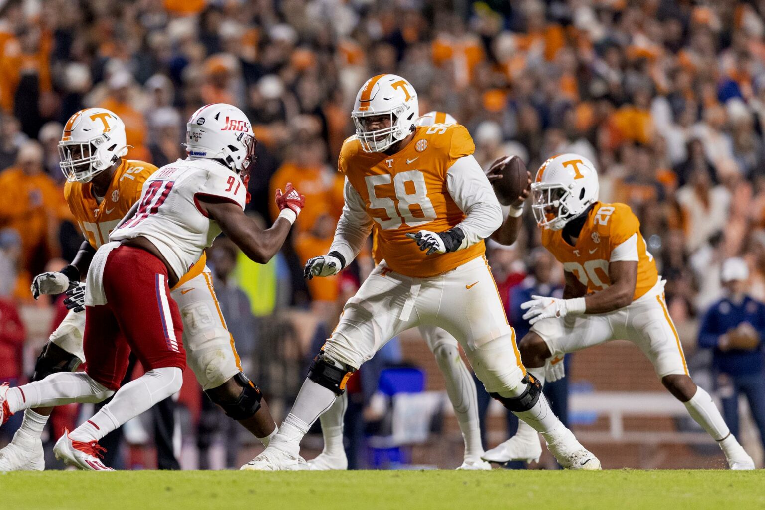 Tennessee football Darnell Wright entering NFL Draft, but his bowl opt