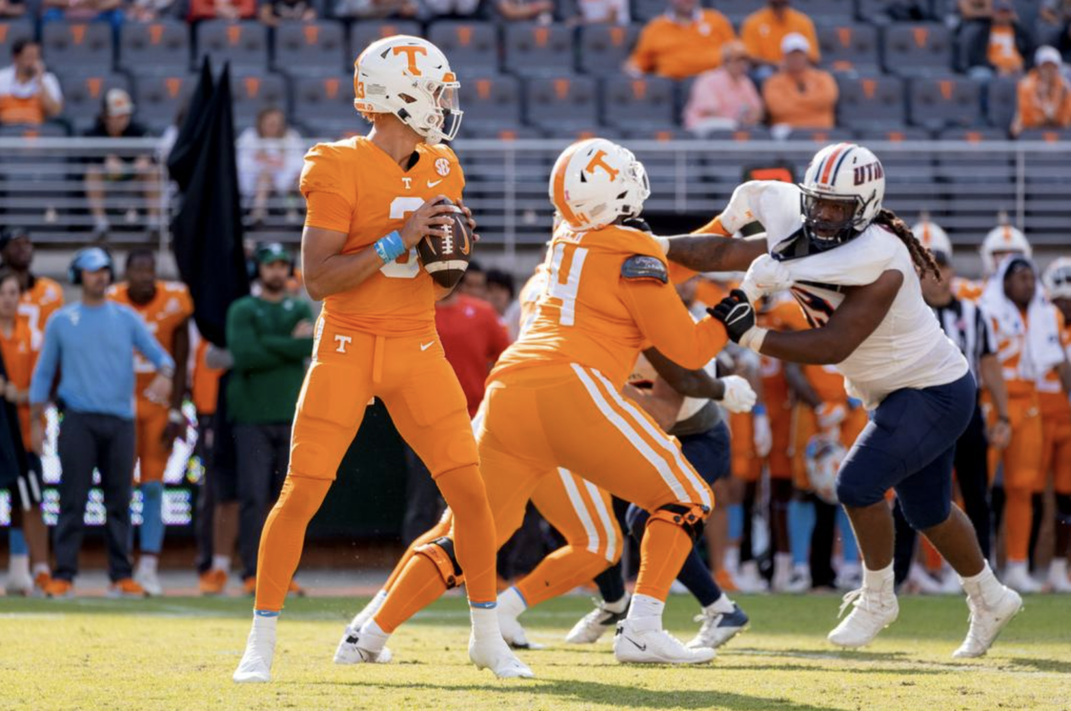 Tennessee Football: What Tayven Jackson Entering Transfer Portal Means ...