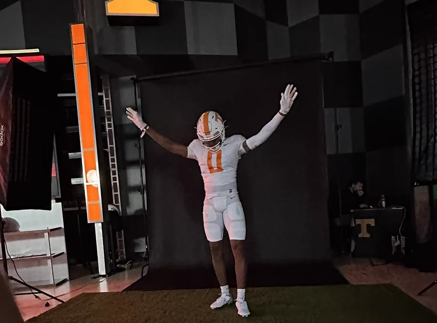 Tennessee Football Recruits react to Vols junior day on social media